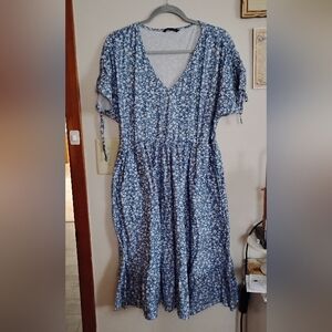 BloomChic Blue Floral Dress (12)